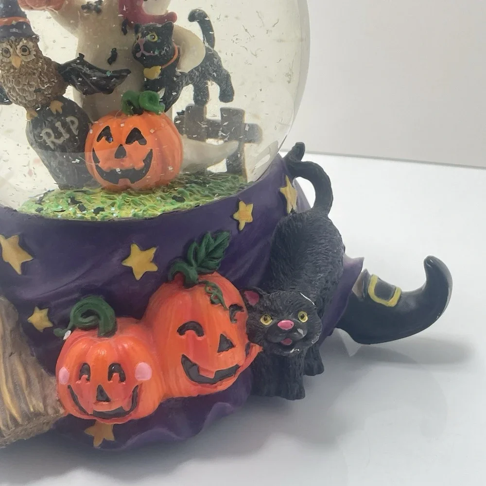 Halloween Musical Witch‎ Snow globe, Trick Or Treat Ghost Black Cat